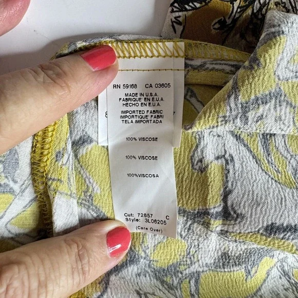 Karen Kane Horse Print Top Sz M Gold‎ V-Neck All Over Graphic Equestrian Western - Picture 10 of 12